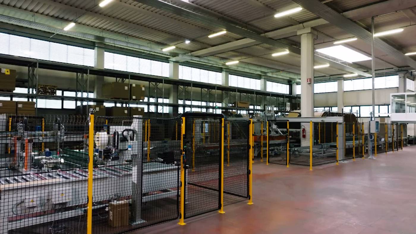 corporate-produzione-imballo-spagnol-cucine-imballaggio-169-master-v3.jpg