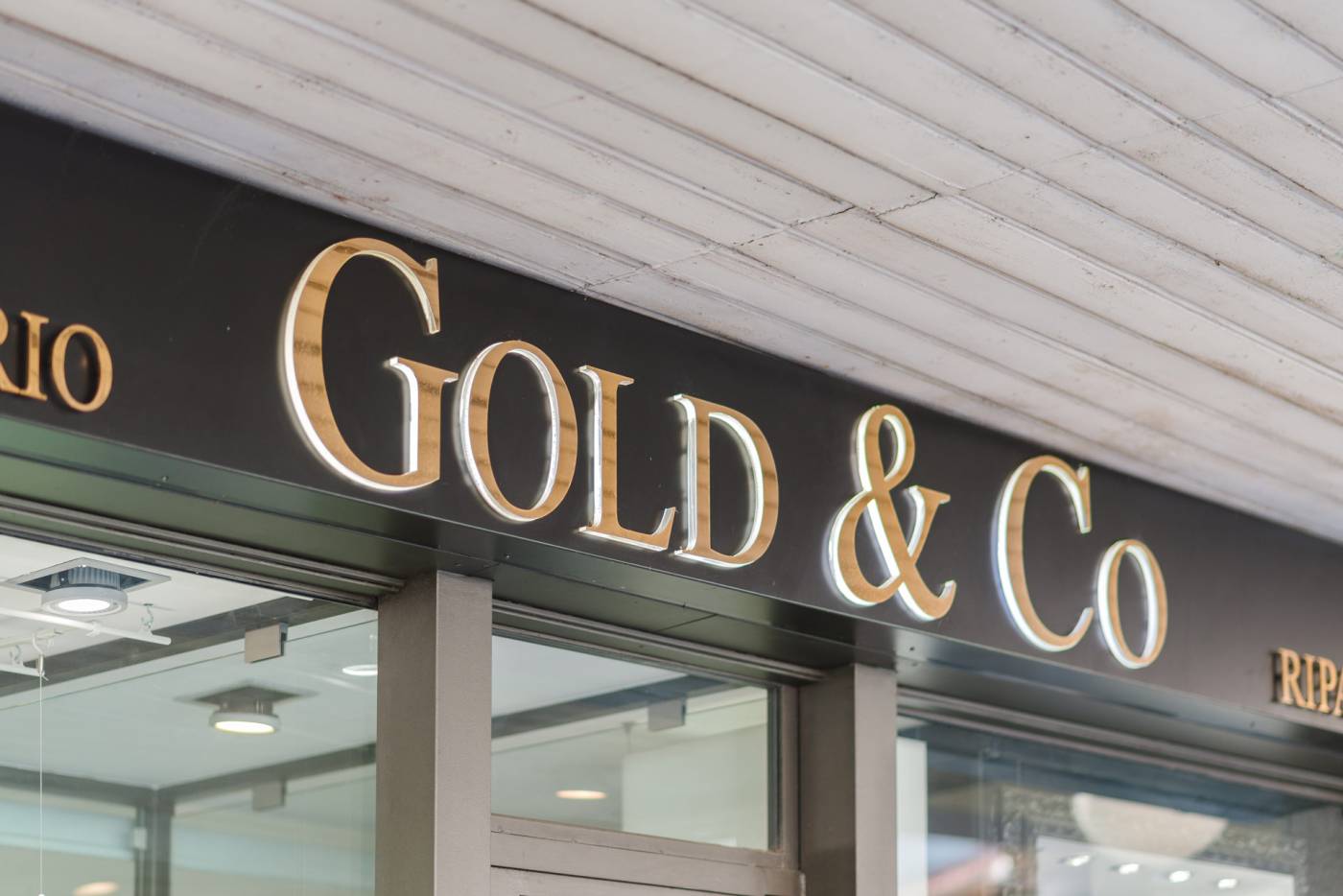 Servizio fotografico per la gioielleria gold&amp;co; realizzato da NewVisibility