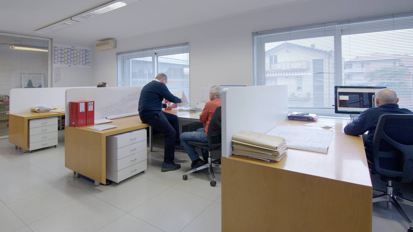 corporate-aziendale-e-produzione-a009-01010451-c002-mov-04-52-05-05-immagine001.jpg