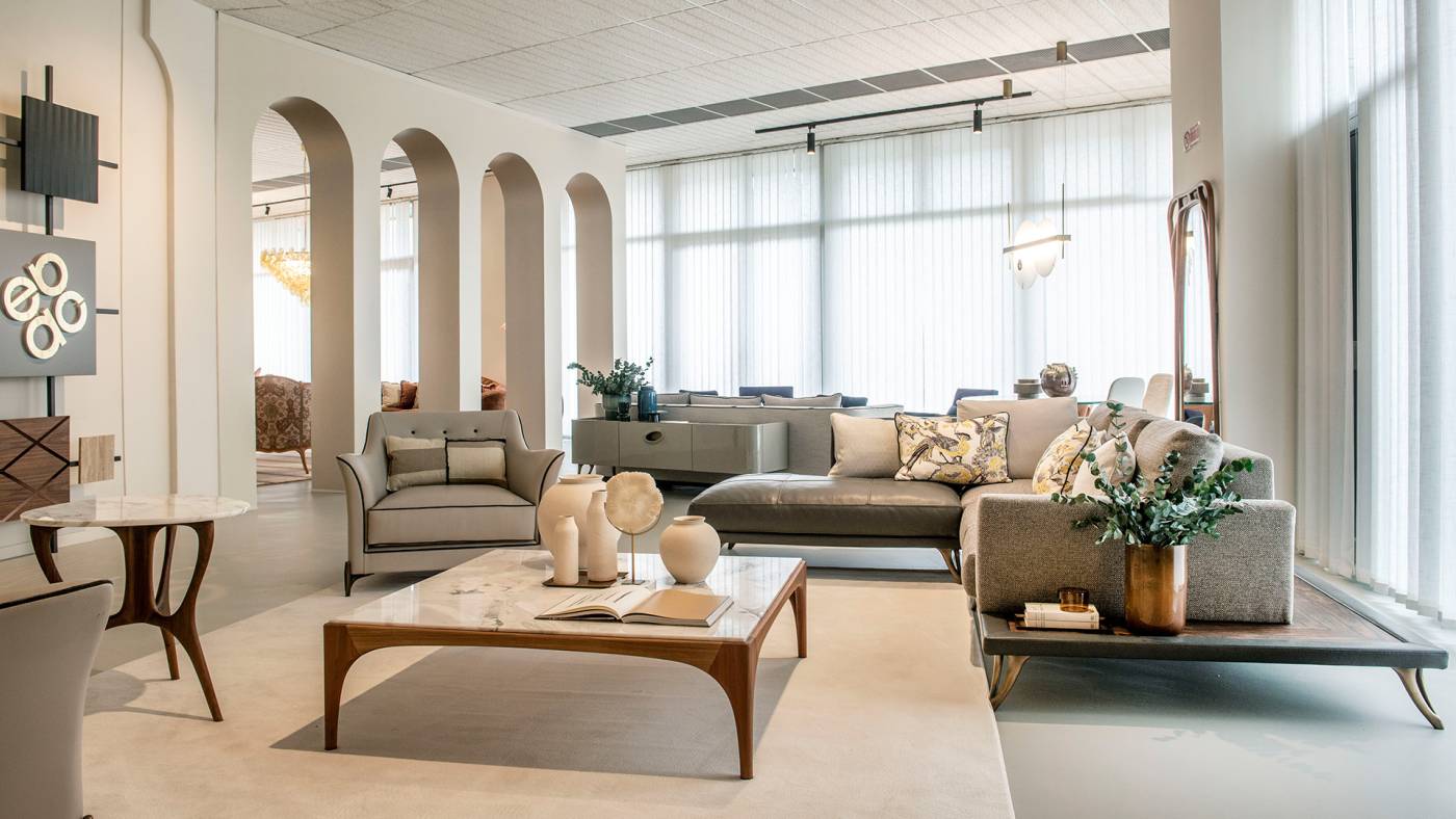 showroom-cover.jpg