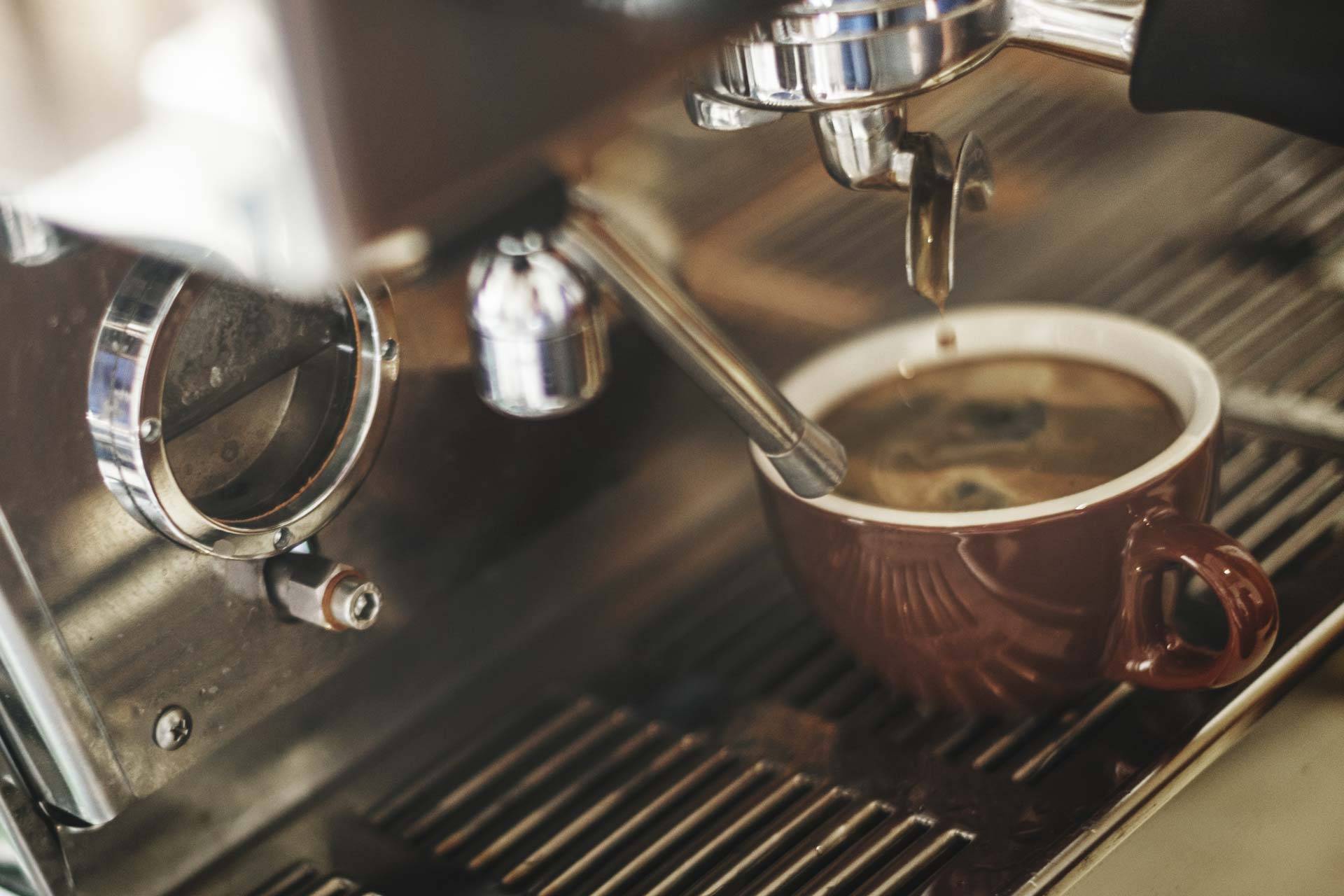 l-essenza-caffetteria-newvisibility.jpg