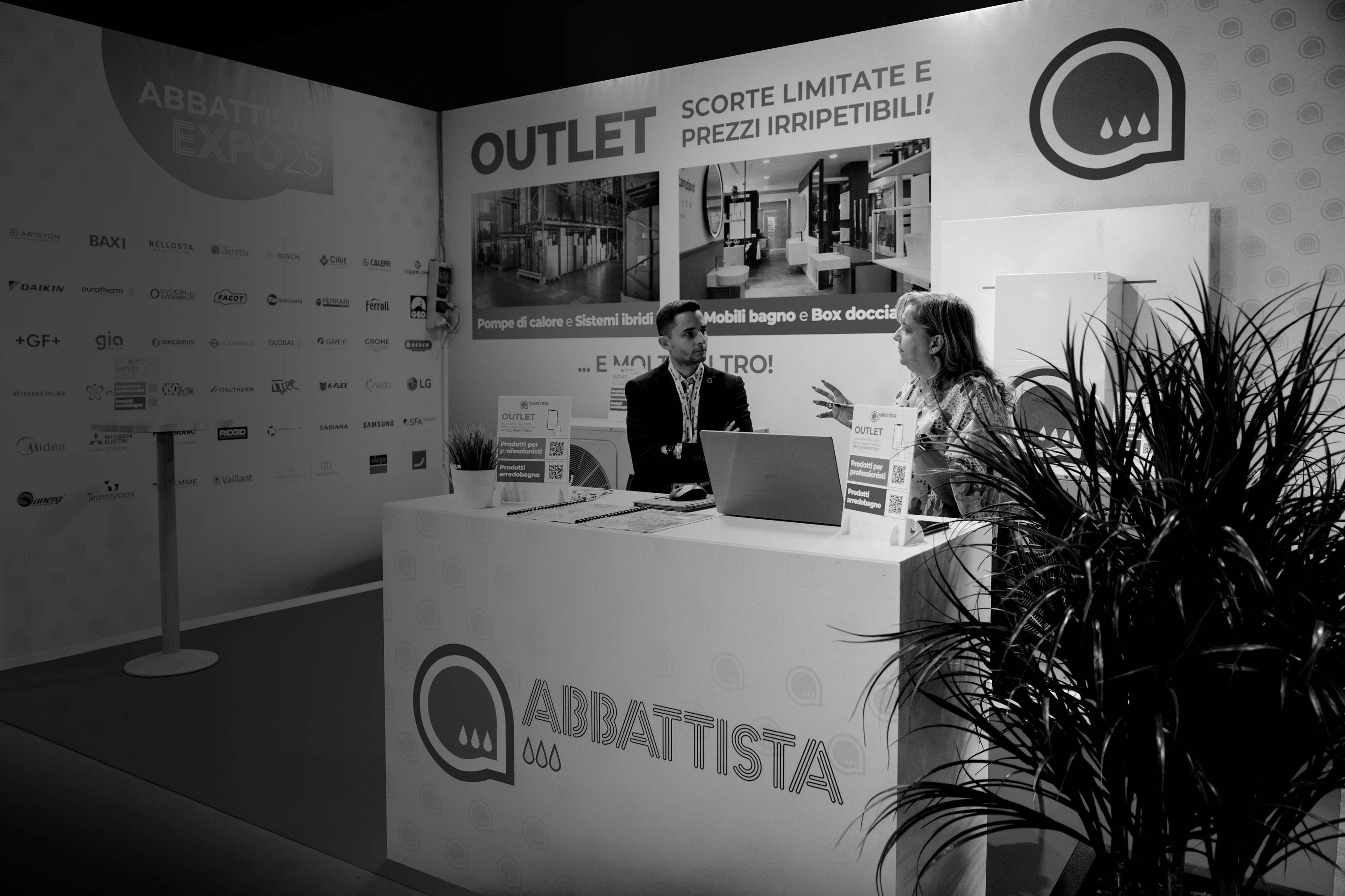 new-visibility-agenzia-comunicazione-marketing-digitale-cantu-fiere-grandi-formati-stand