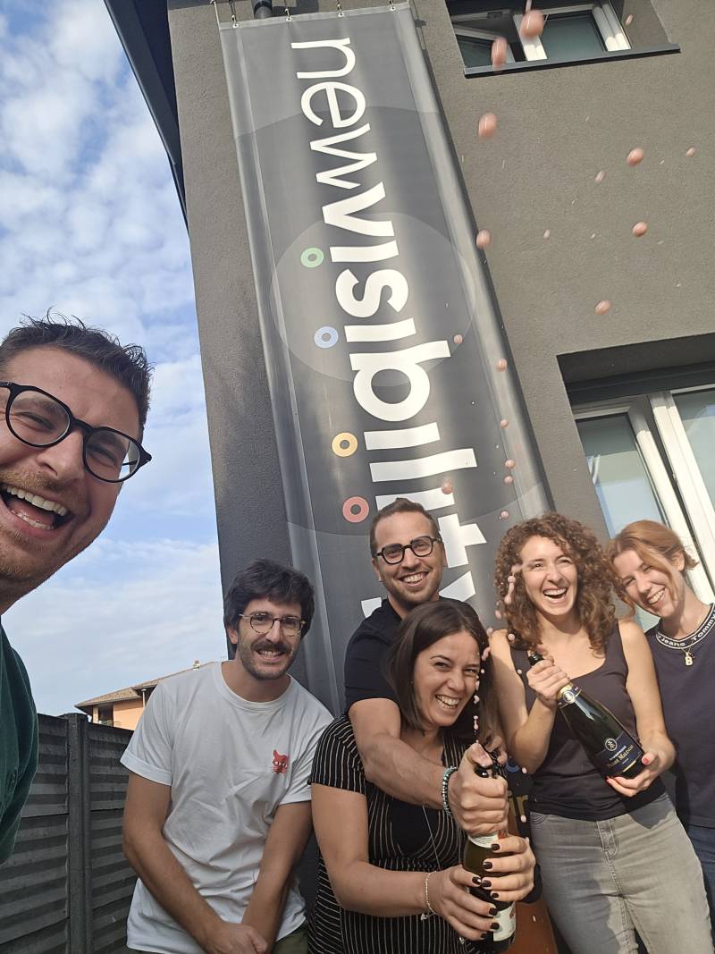 new-visibility-agenzia-comunicazione-marketing-digitale-cantu-provincia-como-team-famiglia_X (3)