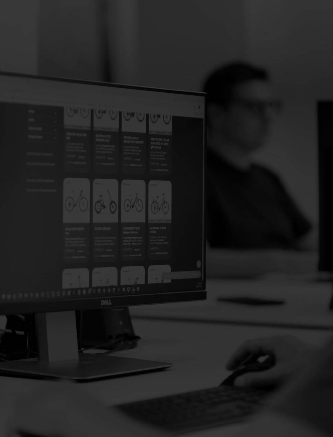 new-visibility-agenzia-comunicazione-marketing-digitale-cantu-provincia-como-ecommerce-black-MOB